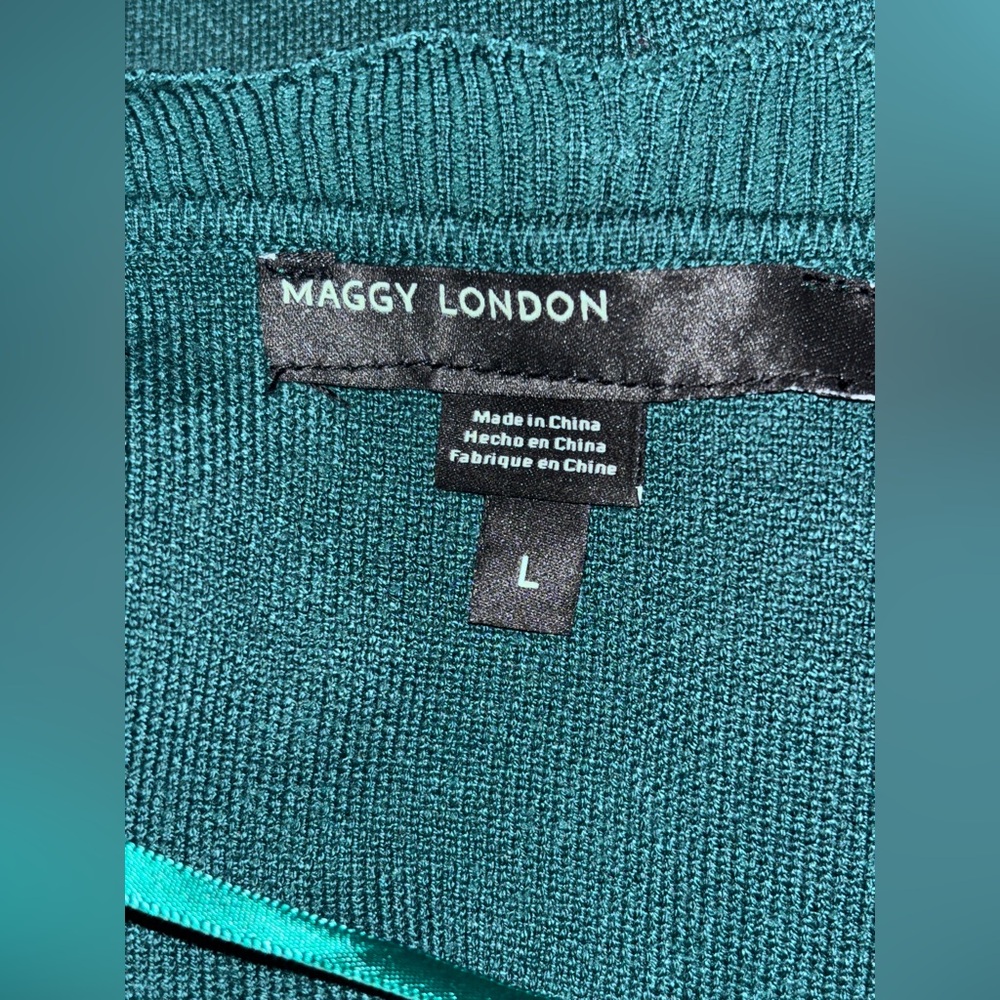 Maggy London Emerald Green Bell Sleeve Sheath Dress Size L NWT Holiday Party‎ - Picture 3 of 10